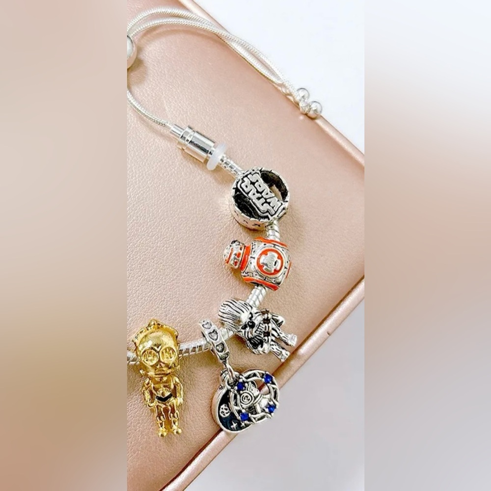 925 Sterling Silver Plated Star Wars Characters Themed Loaded Charm Bracelet - Picture 5 of 5